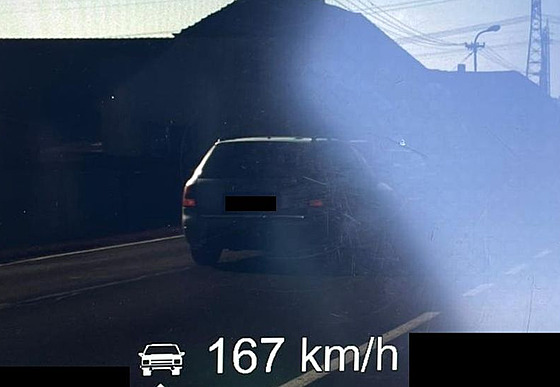 Řidič se obcí Malé Nepodřice prohnal rychlostí 167 km/h.