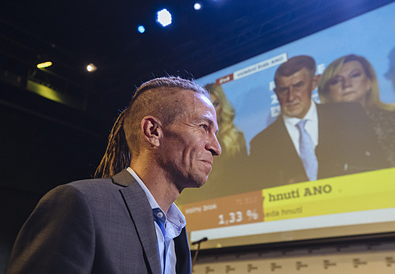 Ivan Barto ve volebním tábu Pirát a Starost (9. íjna 2021)