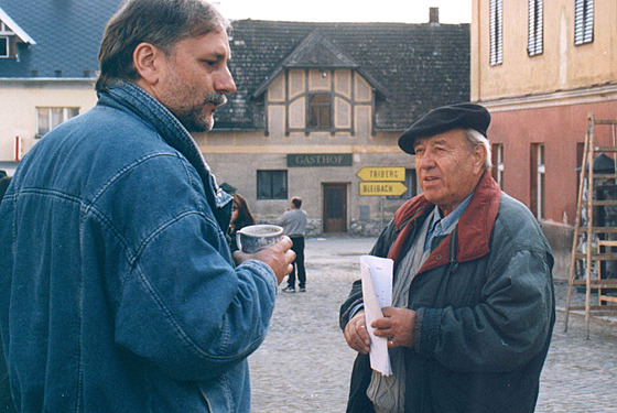 Kameraman Vladímír Opletal (vpravo) pi natáení se Zdekem Zelenkou