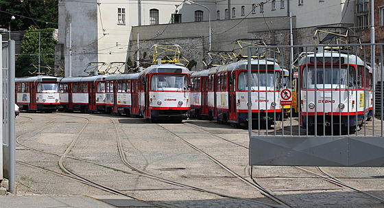Olomoucké tramvaje by měly z depa (na snímku) v blízké budoucnosti vyrážet po nové trase i směrem k sídlišti Nové Sady. Radnice a ekologové jsou ale kvůli jejímu umístění ve sporu.
