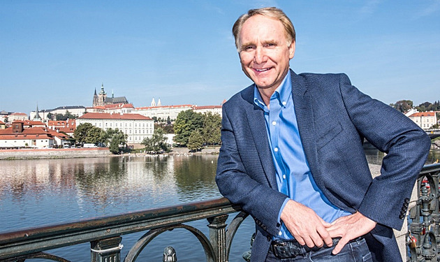 S Brownem teprve poznáme overturismus. Mistr bestsellerů si vzpomněl na Česko