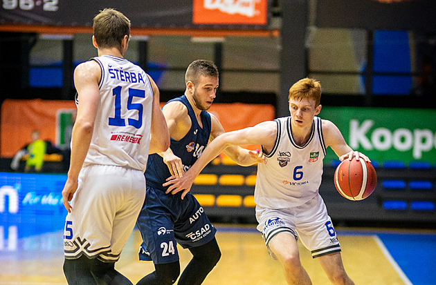 Ostravští basketbalisté netrefovali trojky a v sérii s USK ztrácejí