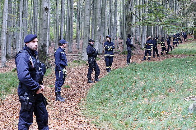 Rojnice. Policisté hledají v lesích kolem erchova ztracenou kolaku z Nmecka.