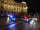 Policejní hlídky ped budovou Národního muzea v Praze. (12. íjna 2021)