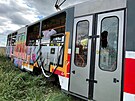 Vandaly zlikvidovan tramvaj u dlninho exitu slo 8 na D1. (15.10.2021)