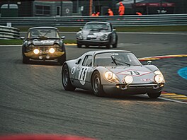 Nejen 911  v polovin edesátých let v Porsche vyrábli i nízké kupé 904 GTS....