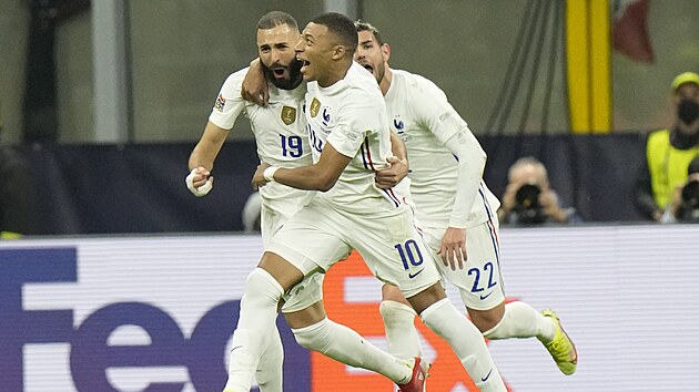 DVA STŘELCI. Karim Benzema nejprve srovnal na 1:1, Kylian Mbappe pak dalším gólem rozhodl o francouzském vítězství ve finále Ligy národů proti Španělsku.