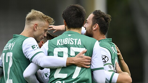 Hráči Jablonce se radují z úvodního gólu proti Českým Budějovicím, který dal Martin Doležal (vpravo).