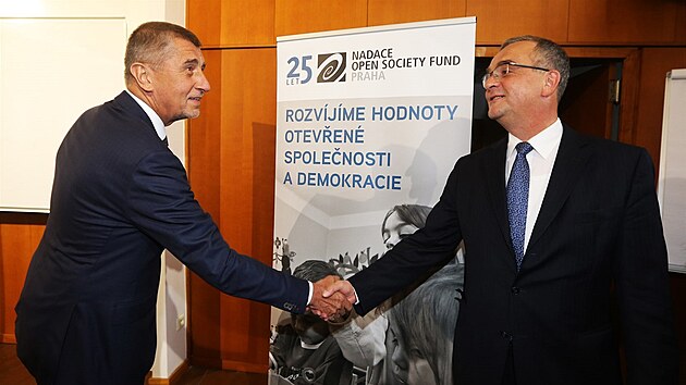 Andrej Babiš a Miroslav Kalousek před debatou lídrů, kterou zorganizoval Politologický klub FSV UK