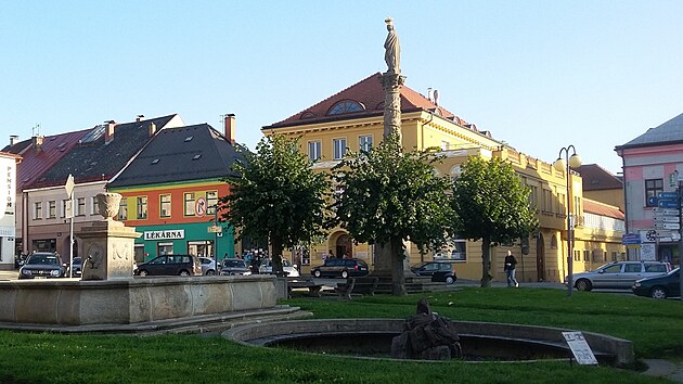 Masarykovo náměstí v Polici nad Metují.