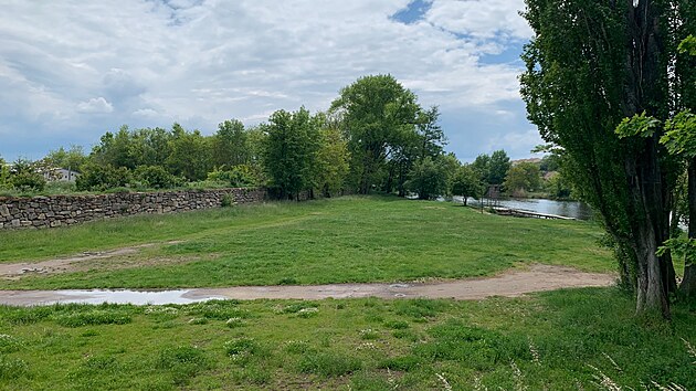 Prostranstv� u �eky Dyje se brzy prom�n�. Vznikne tu plov�rna.