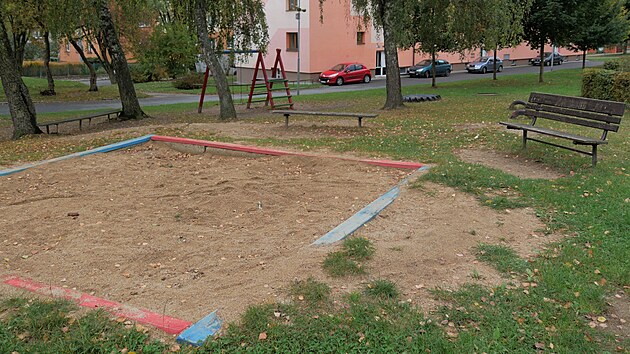 Pravděpodobně již příští rok se dočká revitalizace také dětské hřiště v ulici Okružní - dolní na sídlišti zvaném Stalingrad. Zvažované změny již radnice konzultovala i s místními.