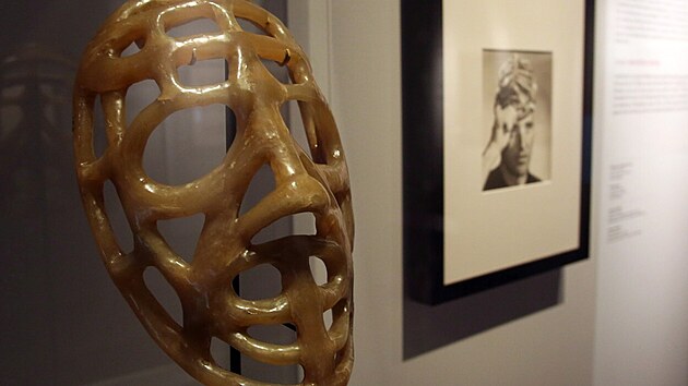 Hokejová maska Jacquese Planta, prvního brankáře, který ji začal nosit pravidelně.