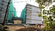 Nová budova pro úředníky krajského úřadu za 437 milionů korun roste v...