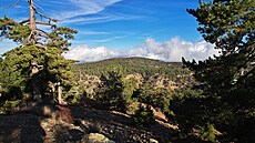 Pohoí Troodos (Jiní Kypr). Najdete zde krásnou pírodu, horské vesniky,...