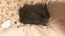 Kanaance pistál na poltá meteorit, prorazil strop. (4. íjna 2021)