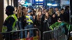 Švédové si užívají uvolnění covidových restrikcí. (29. září 2021)