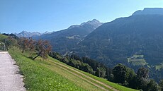 Stezka nad zillertalským údolím