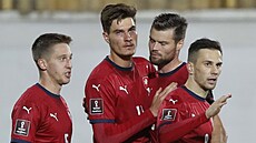 Čeští fotbalisté se radují z gólu Patrika Schicka (druhý zleva) v duelu s... | na serveru Lidovky.cz | aktuální zprávy