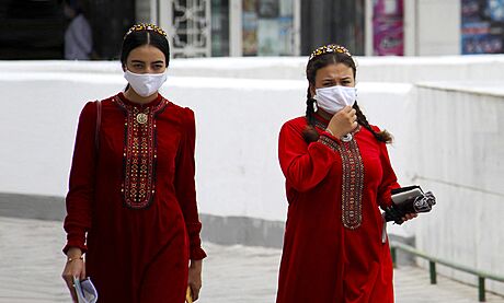 Turkmenistán koronavirus zakázal.