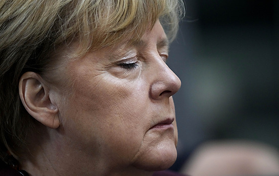 Odcházející kancléřka Angela Merkelová na ustavující schůzi Spolkového sněmu...