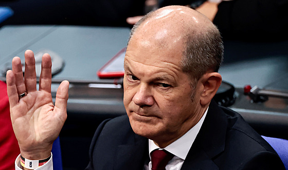 Kandidát SPD na kanclée Olaf Scholz na ustavující schzi dolní komory...
