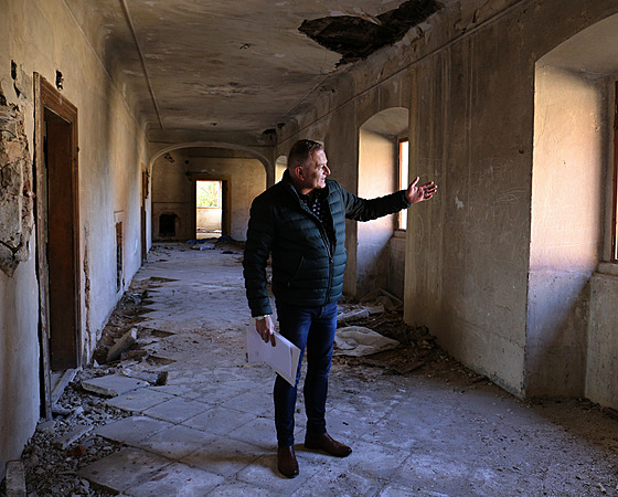 Starosta Zden�k Pi�tora ve �svém� zámku