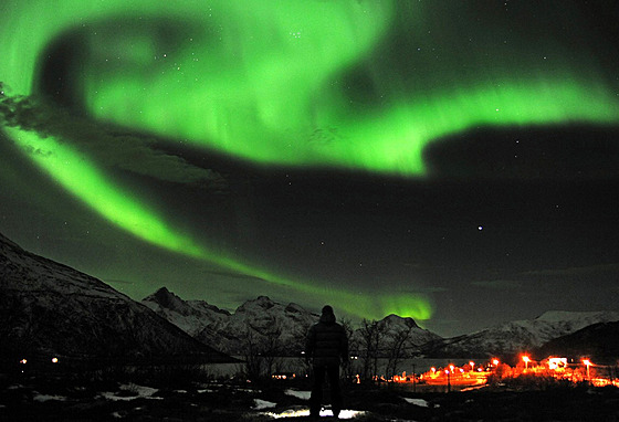 Polární záe nad norským mstem Tromso