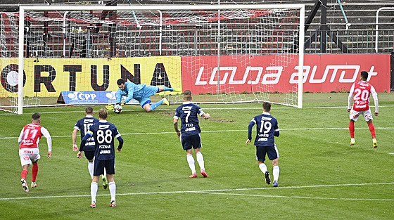 Pardubický Cadu nepromuje v utkání 12. kola Fortuna ligy proti Zlínu penaltu.