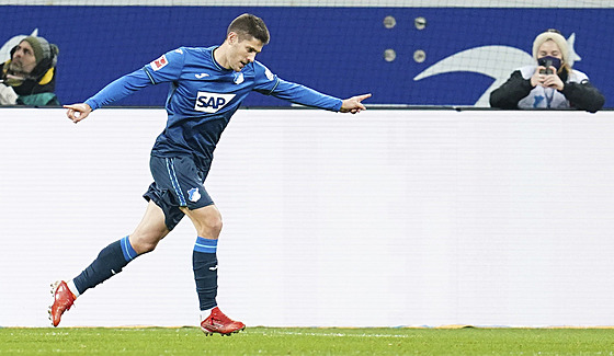 Andrej Kramari z Hoffenheimu slaví gól.