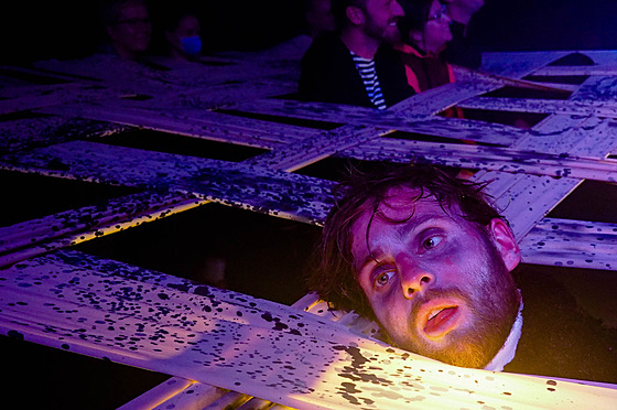 Záb�r z p�íprav p�edstavení 27