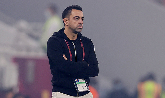 Xavi, barcelonská legenda, trénuje fotbalisty katarského týmu Al Sadd.