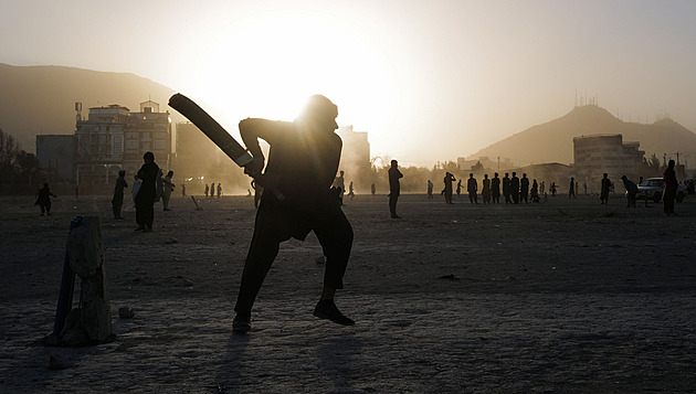 Naděje jen krátce. Afghánské hráčky kriketu se musí kvůli Tálibánu skrývat