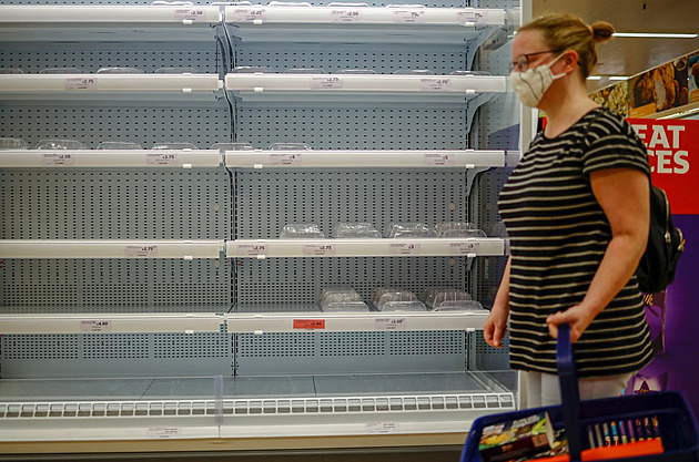Základní potraviny nejsou samozřejmost, v britských obchodech chybějí vejce