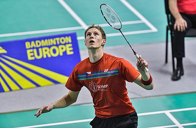 Badmintonista Louda si zatrénuje s olympijským vítězem Axelsenem