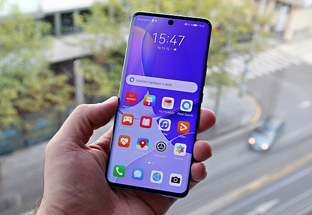 Huawei to nevzdává a přiveze nový smartphone. Bude to jeho klíčový model