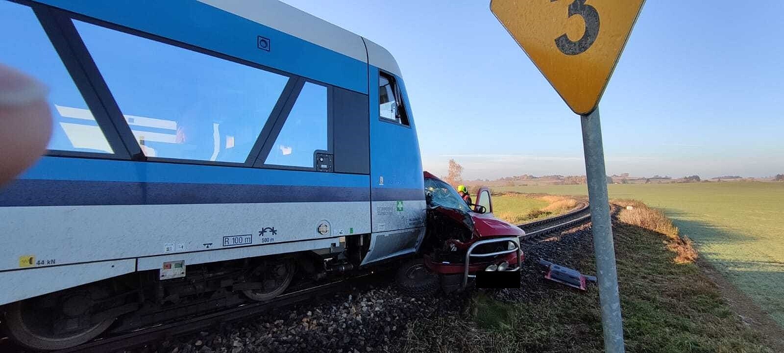 Tragická nehoda na elezniním pejezdu u obce Myslibo smrem na Sedlejov na...