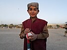 Obyvatelé Kábulu hrají kriket (22. íjna 2021)