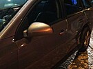 Auto prorazilo vlohu Tancho domu v Praze. (26. jna 2021)
