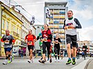 Bud�jovick� p�lmaraton b�elo v ulic�ch m�sta v sobotu tis�ce sportovc�. Vyhr�l...