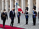 Americký prezident Joe Biden míí na setkání s italským prezidentem Sergiem...