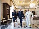 Biden podkoval papeovi za nasazení ve prospch chudých a ve prospch lidí,...
