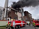 Velk� po��r zas�hl Spalovnu odpad� v Male�ic�ch.