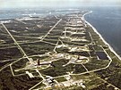 Startovní rampy na Mysu Canaveral (tehdy Kennedyho mysu) v roce 1964