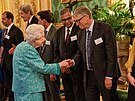 Královna Albta II. a Bill Gates (Windsor, 19. íjna 2021)