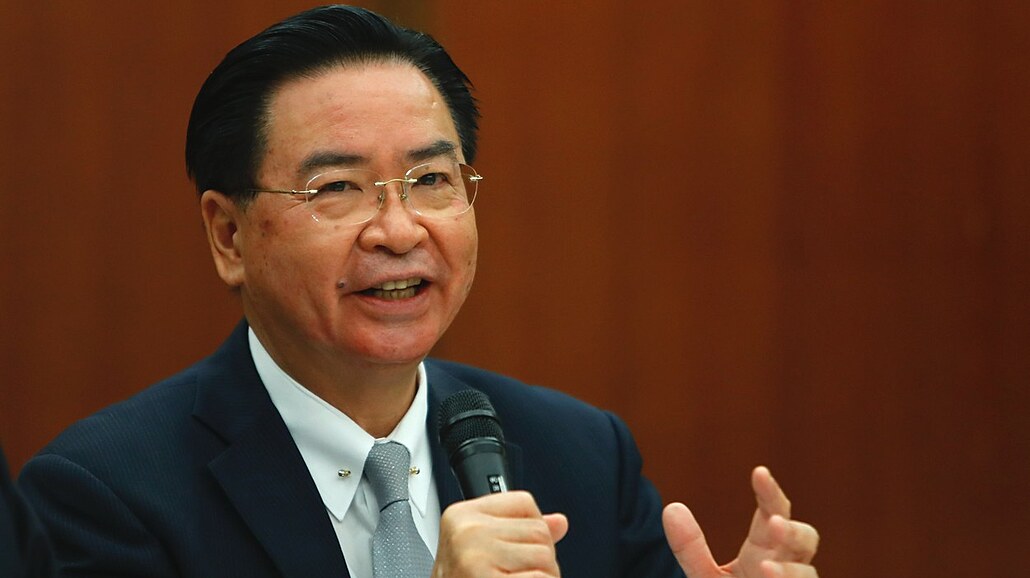 Tchajwanský ministr zahranií Joseph Wu (7. dubna 2021)