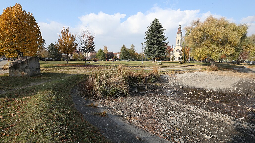 Oblíbený duchcovský park u rybníka Barbora čeká celková revitalizace.