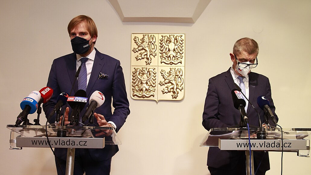 Zleva Adam Vojtch (ministr zdravotnictví) a Andrej Babi vystoupili 20. íjna...