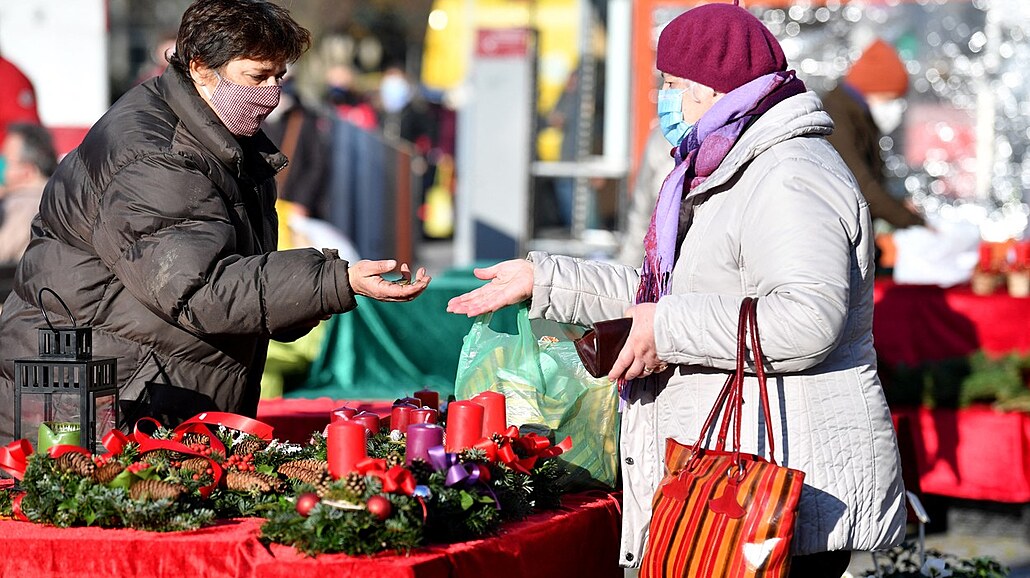 Adventní trhy v Rakousku bhem pandemie. (26. listopadu 2020)