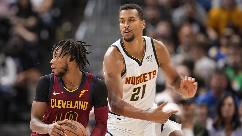 Cornelie je šestým Čechem v NBA. Satoranský zůstal jen na lavičce